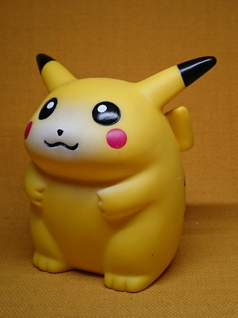 【美品】ピカチュウ　フィギュア　置物　インテリア　工芸品　美術品　A1133