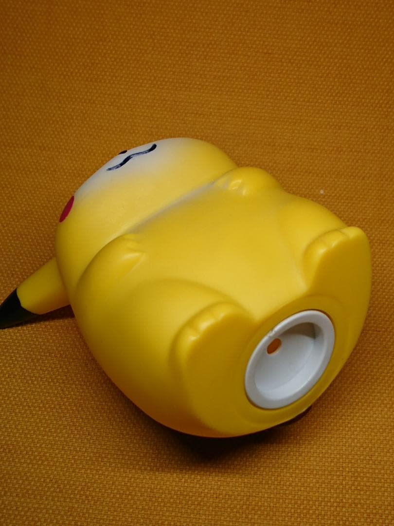 【美品】ピカチュウ　フィギュア　置物　インテリア　工芸品　美術品　A1133