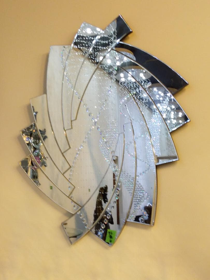 展示品　訳アリ　デザイン ウォールミラー 枯れ葉形 リビングスタジオ 鏡