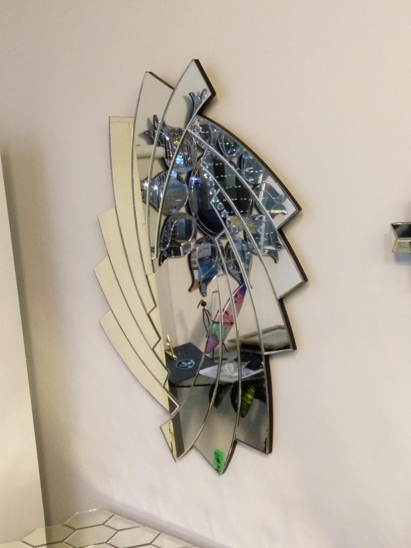 展示品　訳アリ　デザイン ウォールミラー 枯れ葉形 リビングスタジオ 鏡