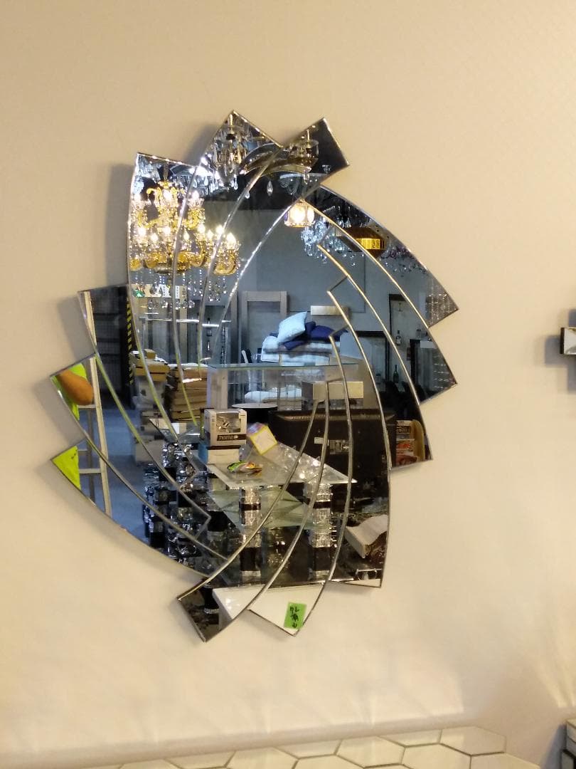 展示品　訳アリ　デザイン ウォールミラー 枯れ葉形 リビングスタジオ 鏡