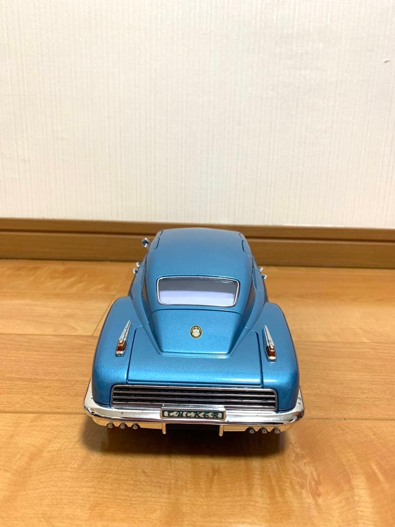 1949 Tucker ミニカー 1:18 ロードレジェンド - メルカリ