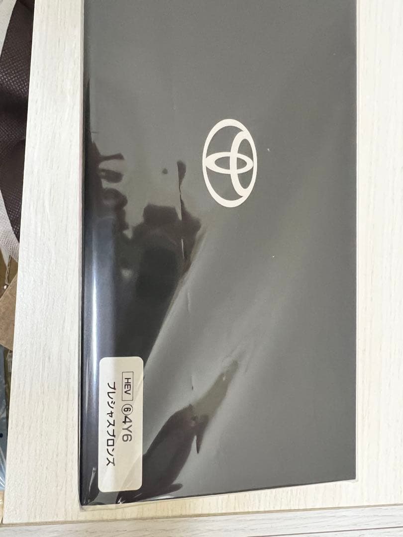 トヨタ CROWN ブロンズ　ミニカー　カラーサンプル HEV