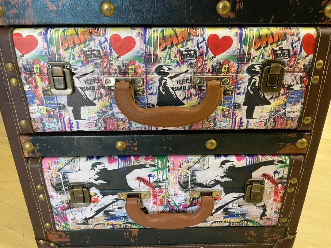 4段チェスト　棚　インダストリアル　収納　引出し　バンクシー　ペイント　レトロ