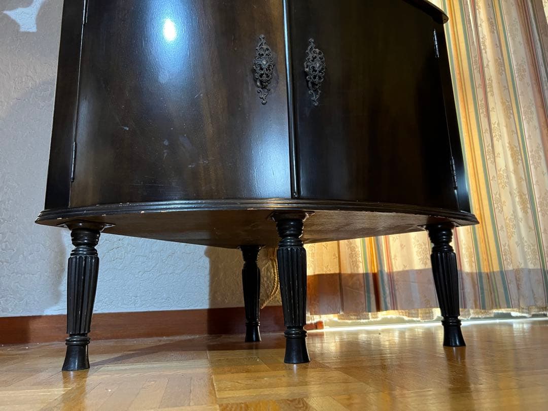 ※最終処分価格10/13まで　アンティーク調 コーナーキャビネット 飾り棚