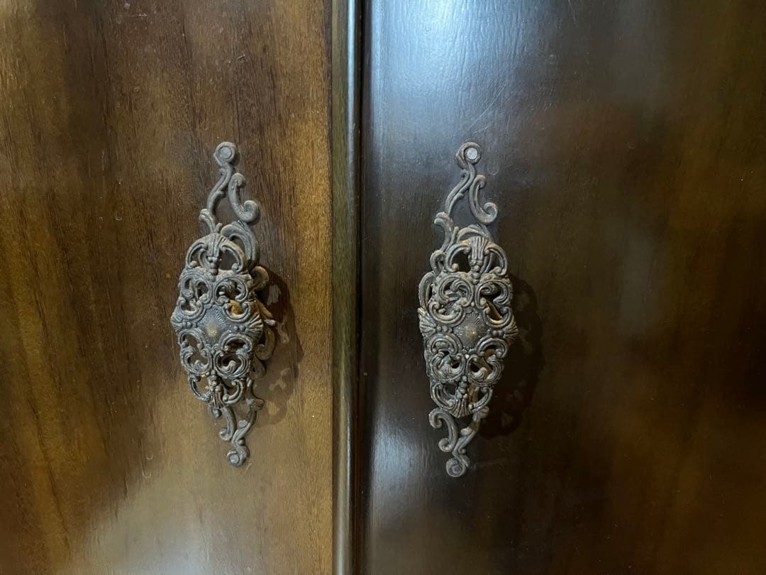 ※最終処分価格10/13まで　アンティーク調 コーナーキャビネット 飾り棚