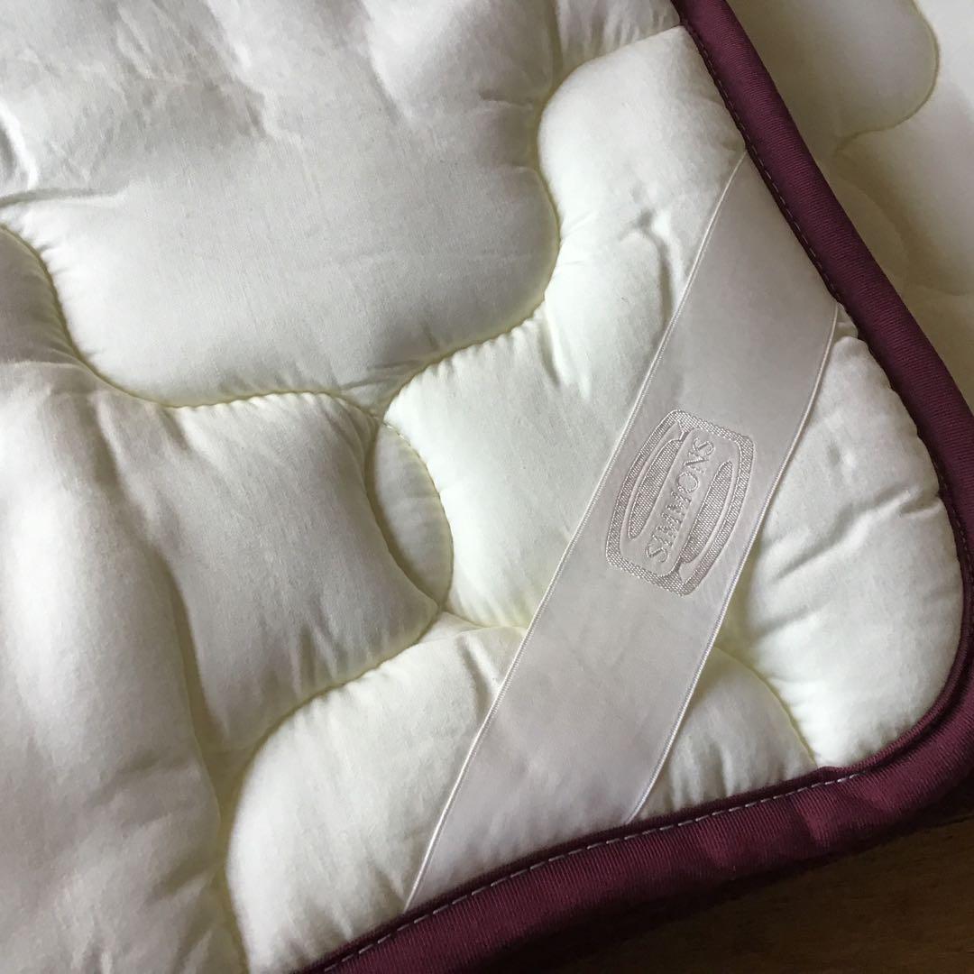 日本製 シモンズラグジュアリーベッドパッド　シングル　数日使用　クリーニング済