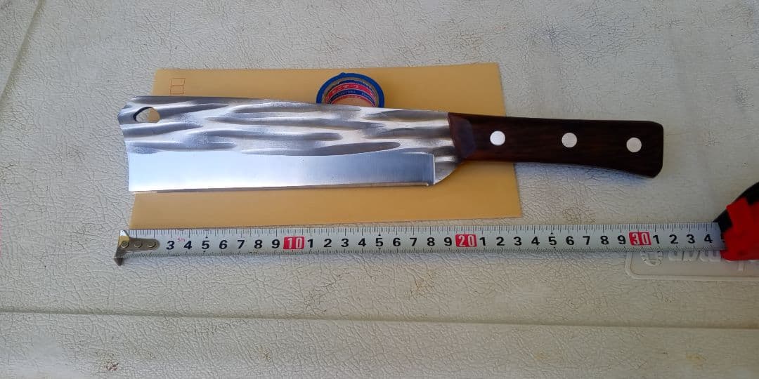 骨切り包丁 波模様鋼 20cm 木製ハンドル約６００g有ります