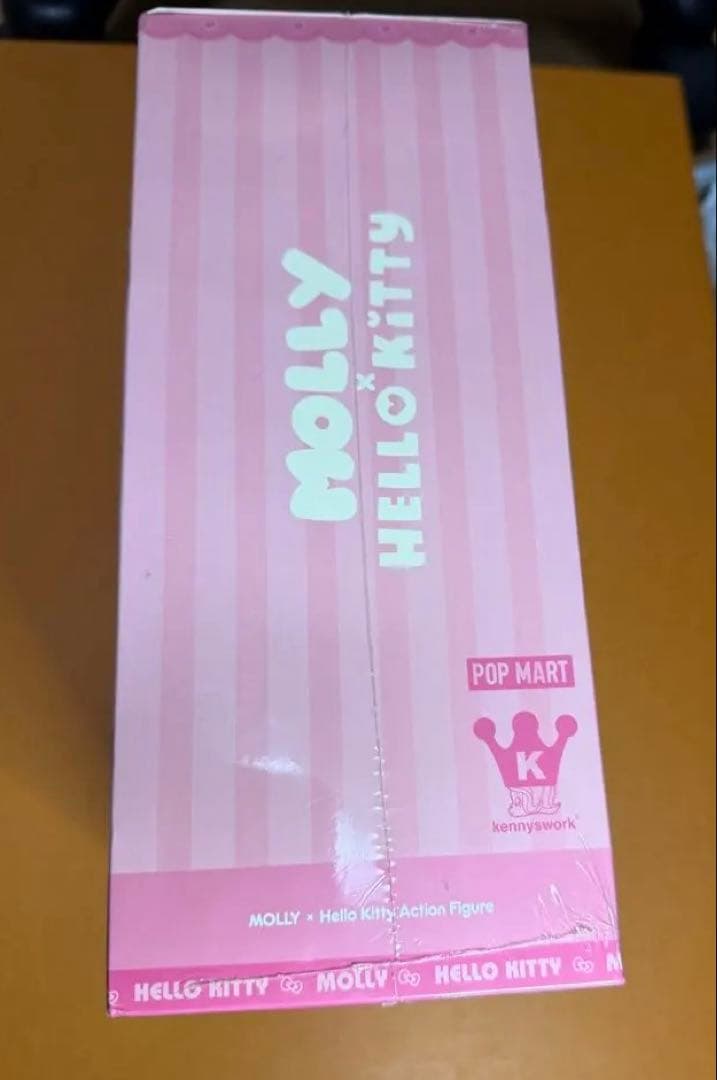 POP MART MOLLY × ハローキティ アクションフィギュア 限定版