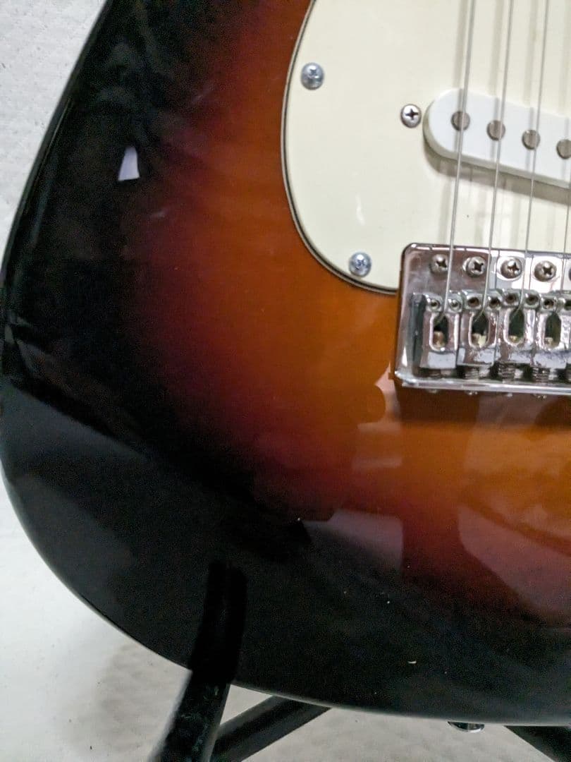 バッカス　ストラトキャスター　エレキギター　サンバースト　美品