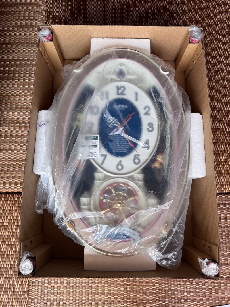 Small World アミューズメント電波時計