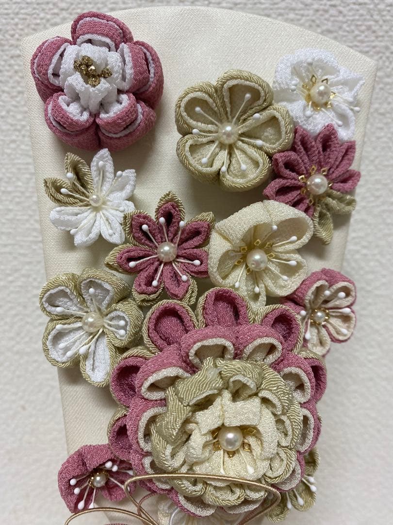 東京久月　つまみ細工羽子板・アクリルケース・間口約１７×奥行約１４×高さ約３３㎝