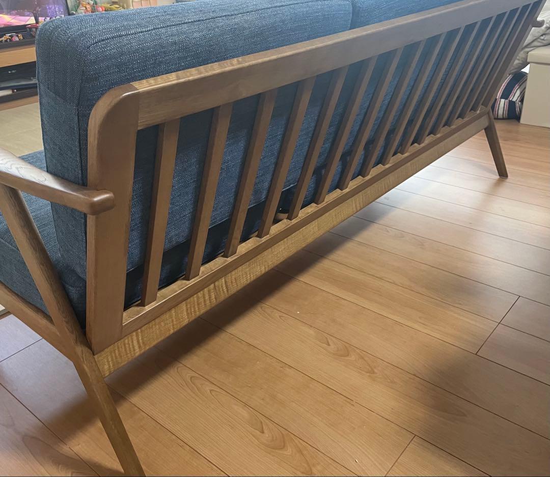 ブルー 布張り 木製フレーム ソファ