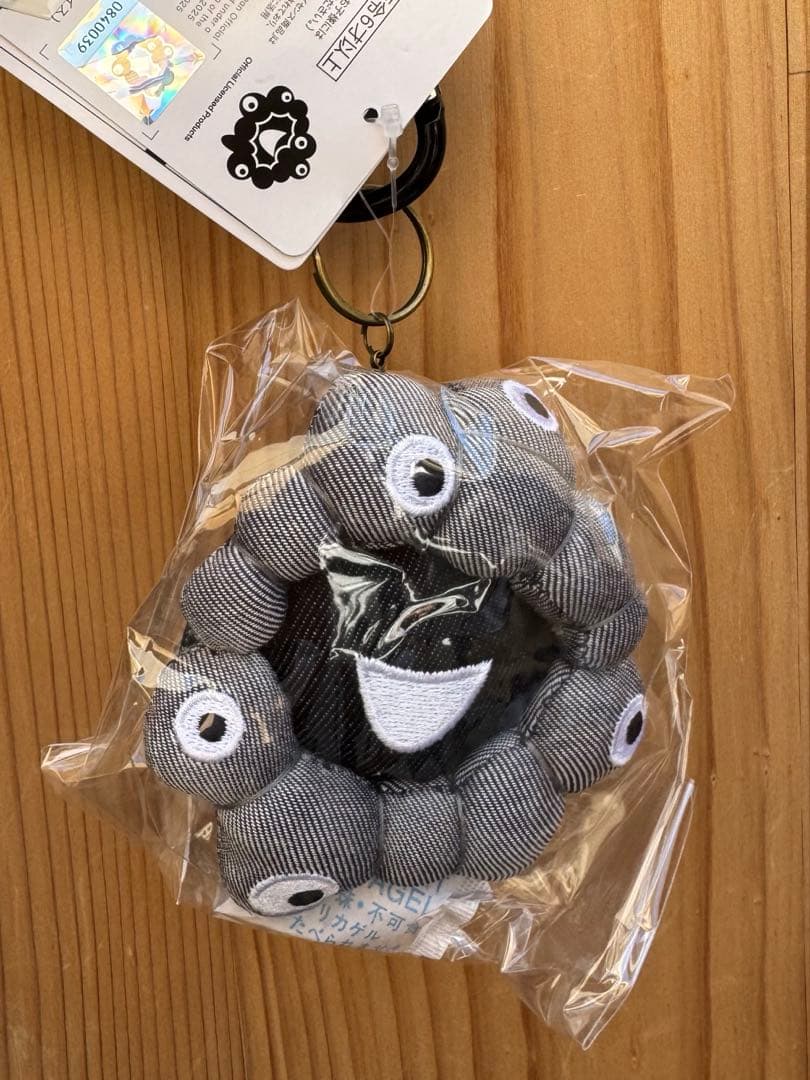 ミャクミャク EDWIN コラボ レア デニム キーホルダー マスコット 黒