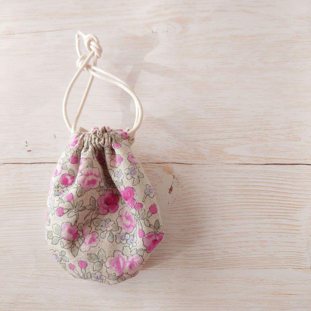 ちっちゃな巾着サシェ/詰替タイプ【うさこと一輪のバラ】