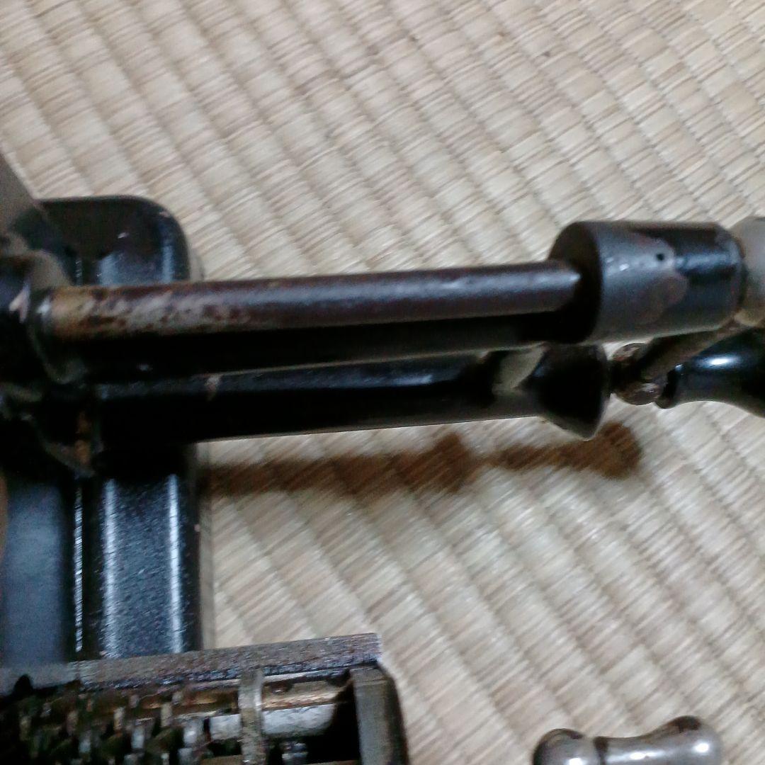 アンティーク　レトロ手回し計算機