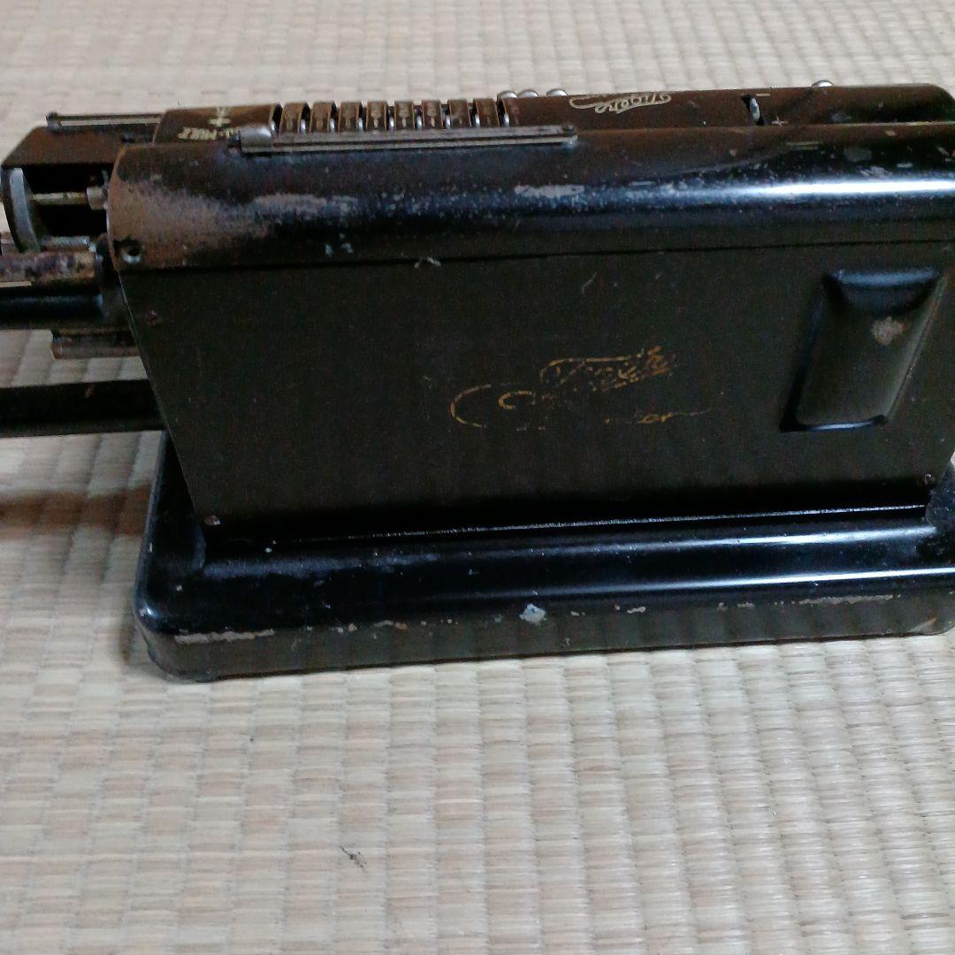 アンティーク　レトロ手回し計算機