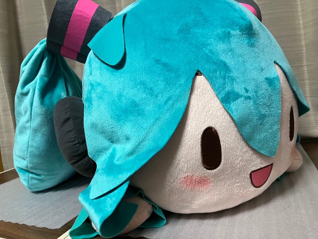 初音ミク 寝そべり 特大ぬいぐるみ - メルカリ