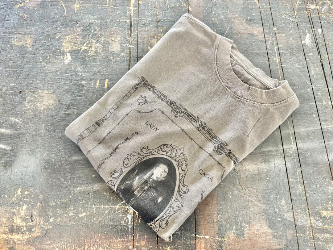 新品)レディーガガ VIPGOLD 最前列 Tシャツ M〜最安値〜 - メルカリ