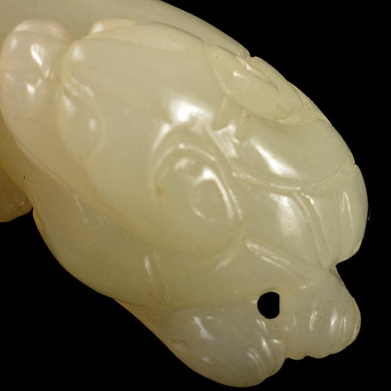 中国　玉石白玉彫刻　神獣刻　根付　紙鎮　置物　C　7084E