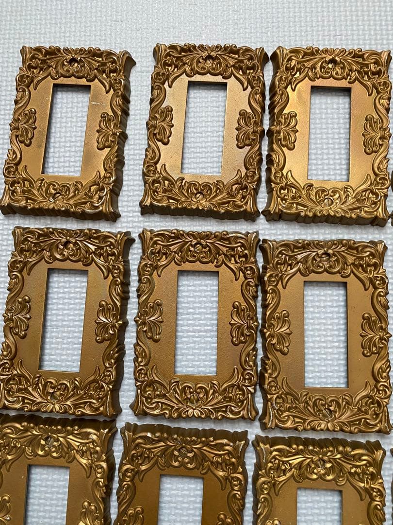 g*y様 アンティーク　コンセントカバー　三つ口