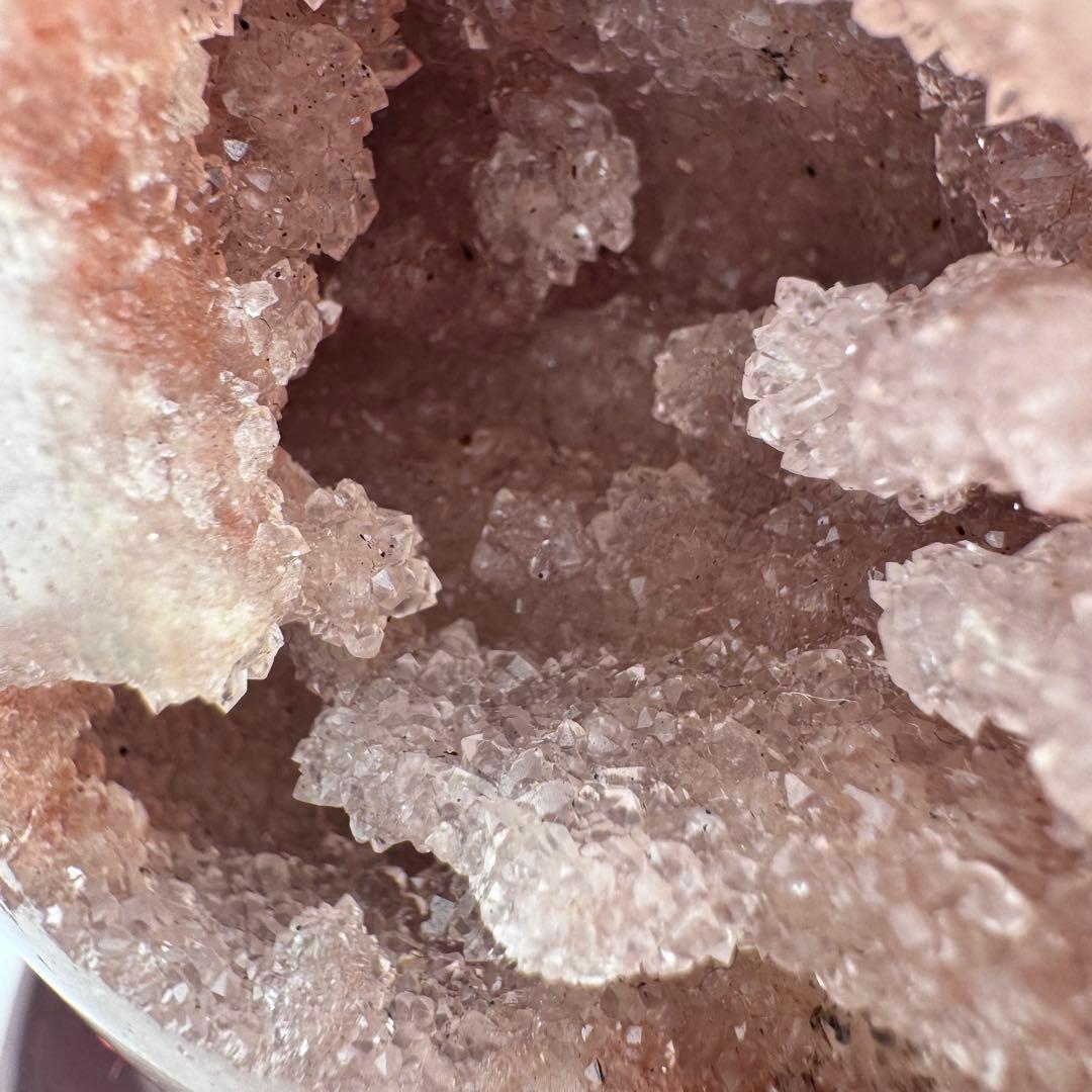 M-48天然ピンクアメジスト特大スフィア ドゥルージー晶洞 丸玉 3.16kg