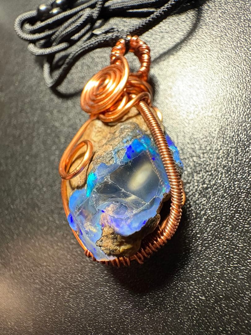 自然の美　エチオピアオパール　ペンダント　89.6ct