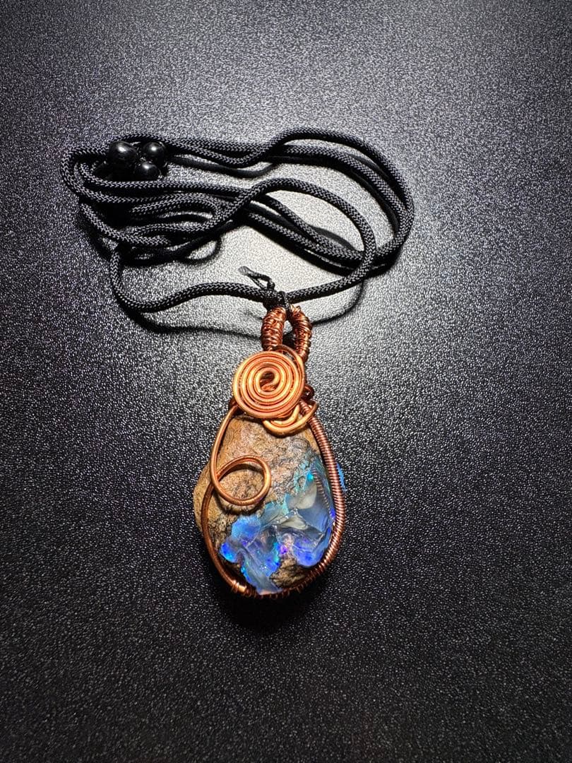 自然の美　エチオピアオパール　ペンダント　89.6ct