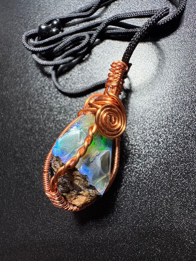 自然の美　エチオピアオパール　ペンダント　89.6ct