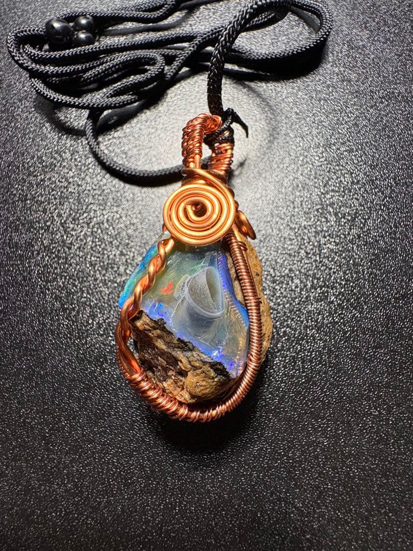 自然の美　エチオピアオパール　ペンダント　89.6ct