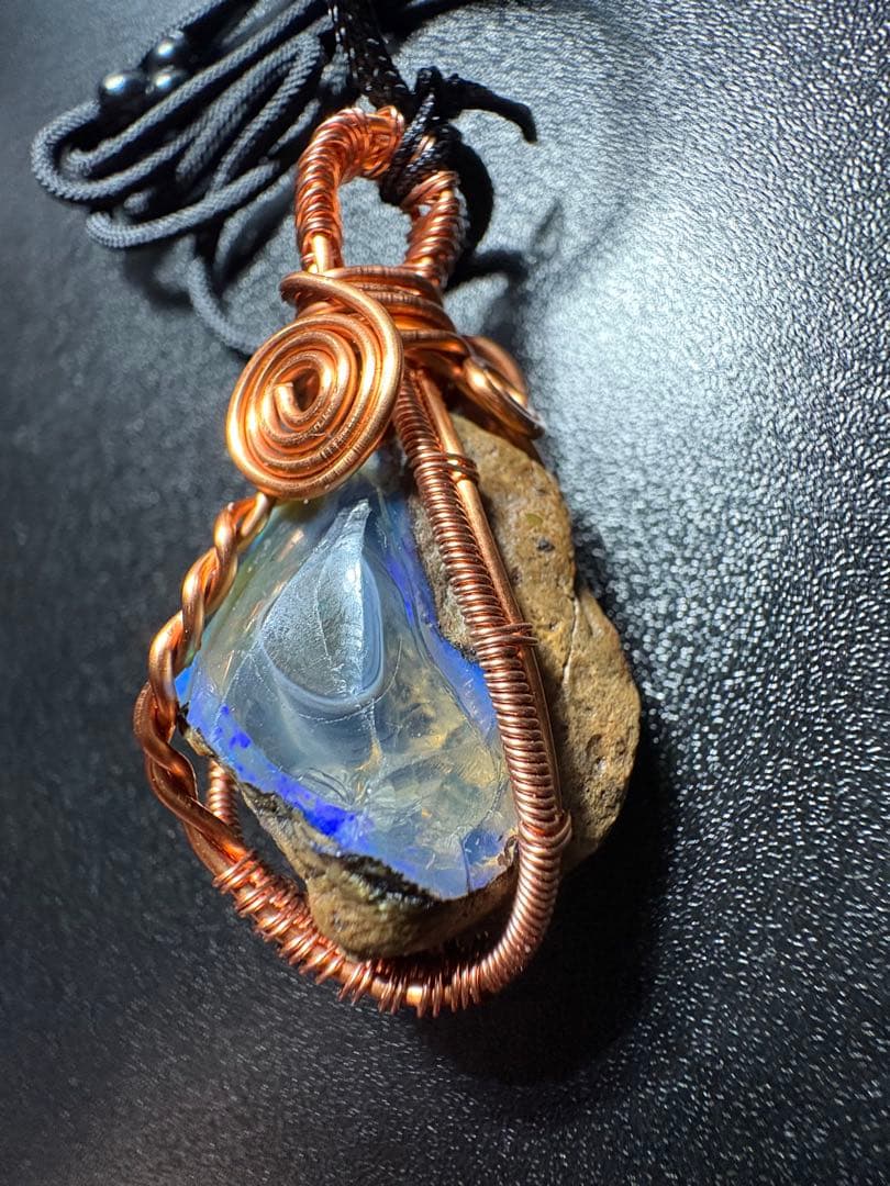 自然の美　エチオピアオパール　ペンダント　89.6ct