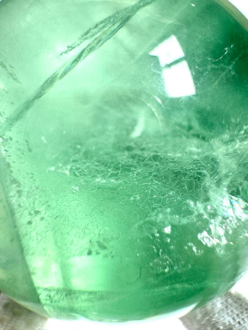 虹入り キャンディフローライト スフィア 53.6mm 金属台座付き