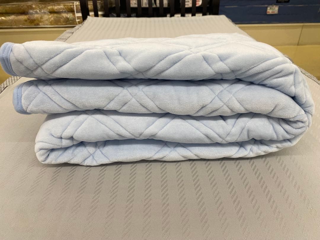 セミダブルサイズ・ロマンス　綿１００%敷きパッド・吸湿発熱素材使用・洗濯OK