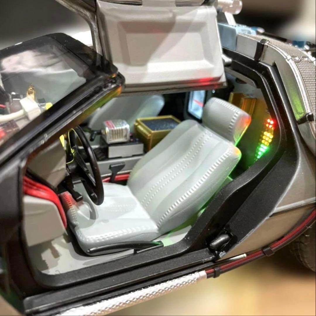 デロリアン 1/18スケール モデル Hot Wheels