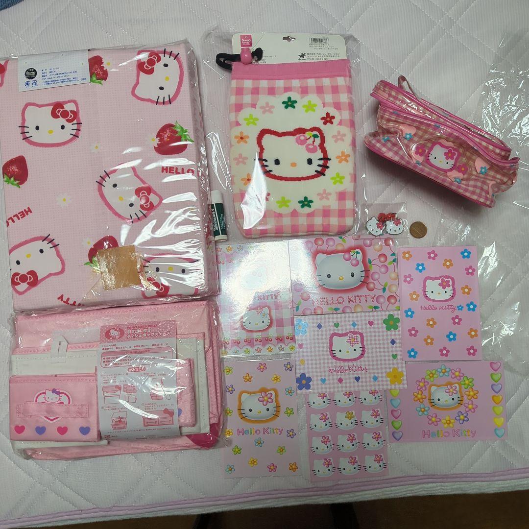 いちごキティ　さくらんぼキティ　レトロキティ　非売品キティポーチ　キティゲーム品