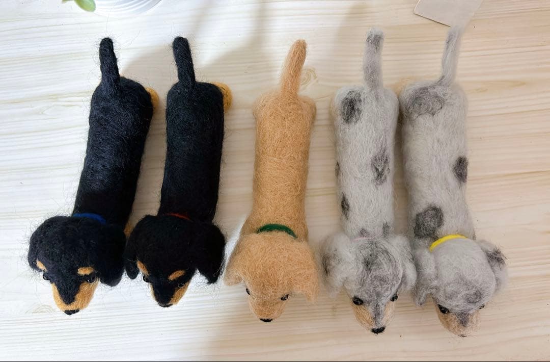 Rastaさま　羊毛フェルト　ミニチュアダックスフンド　シルバー　ブラックタン