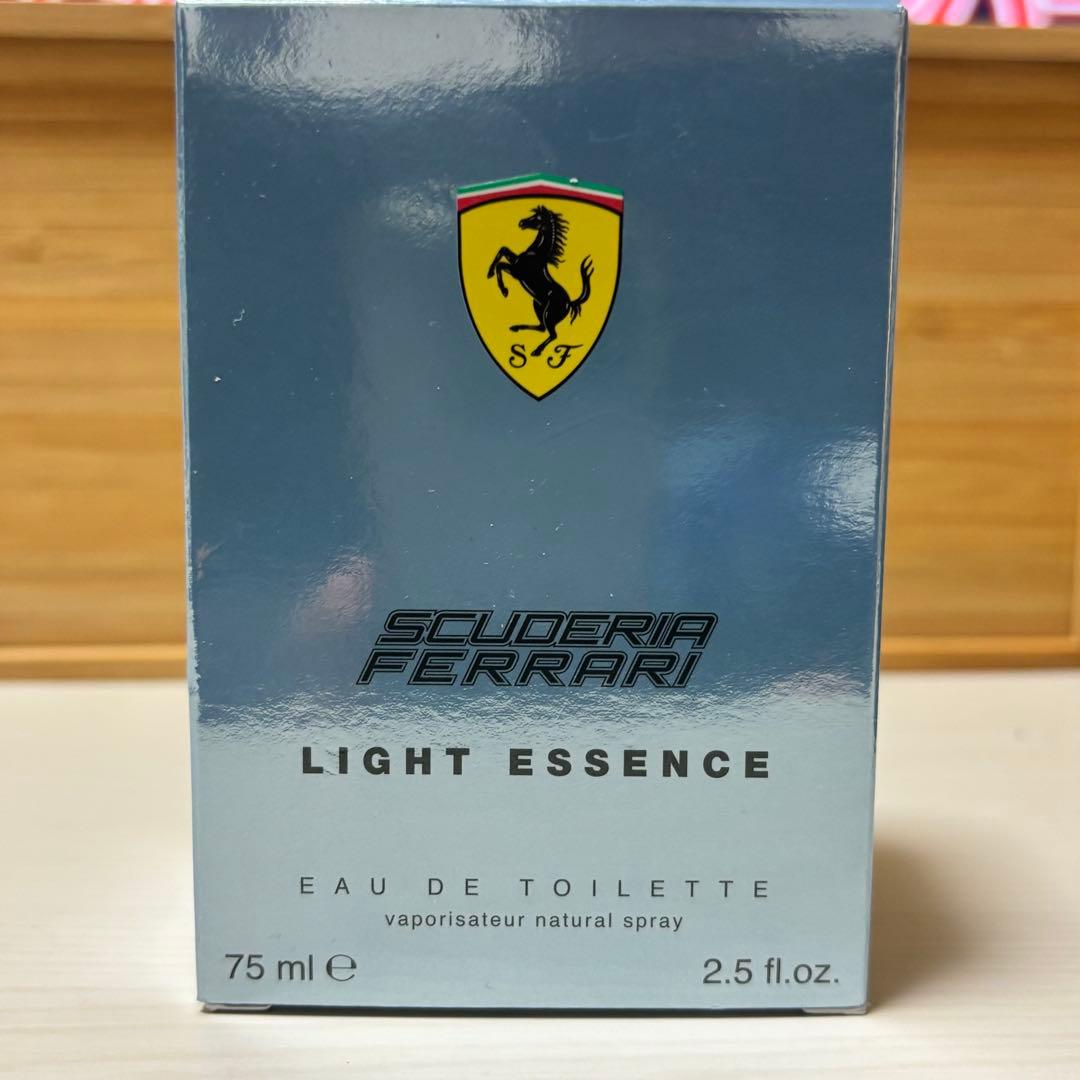 新品未使用　フェラーリ　ライトエッセンス　オードトワレ　香水　75ml