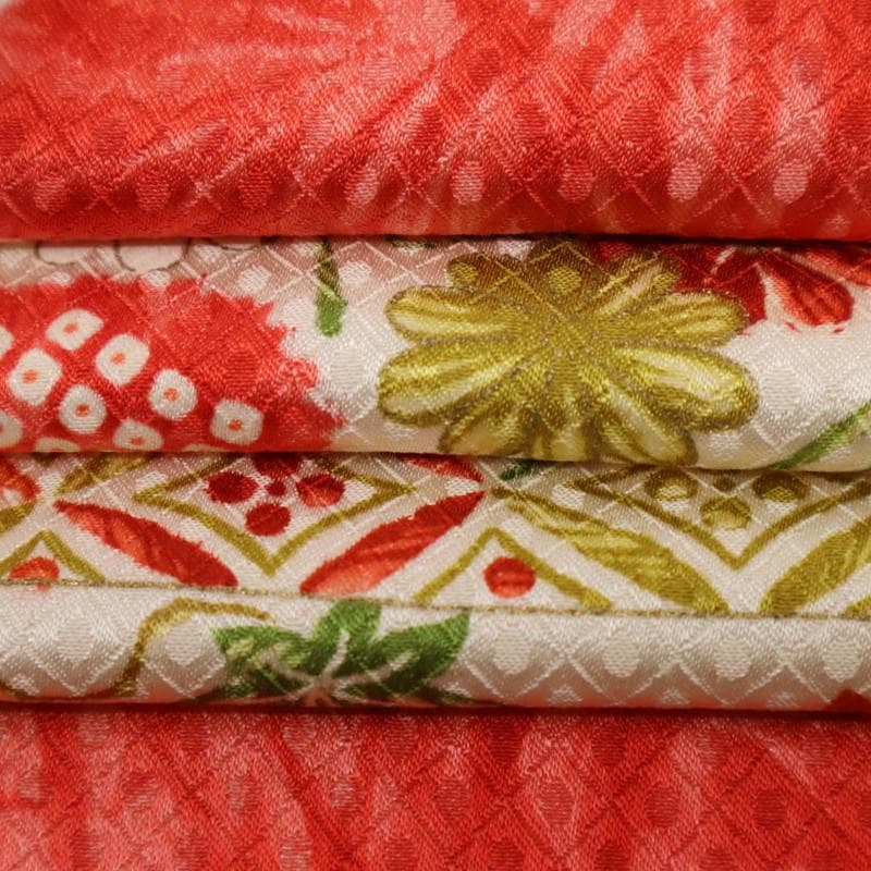 七五三　着物　3歳 女の子振袖 霞に吉祥模様 七宝立涌子供　赤 正絹　10RM4