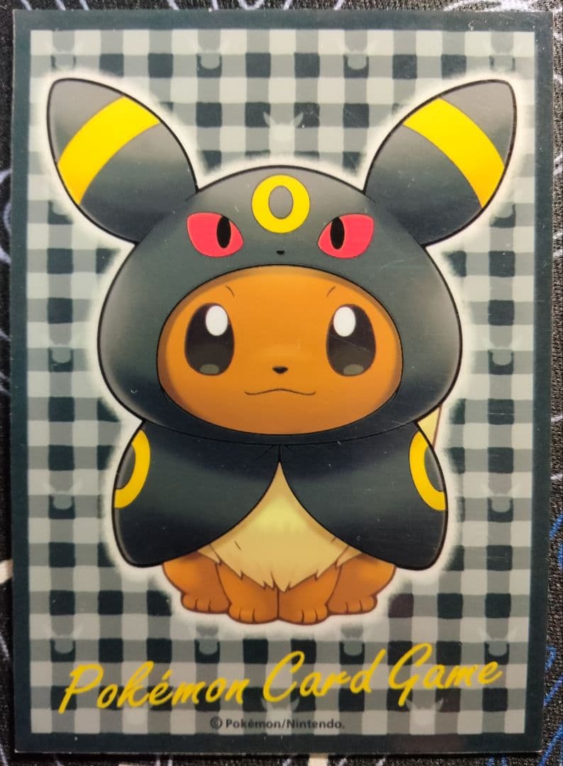 ポンチョを着たイーブイ ブラッキー スリーブ 1枚 - メルカリ