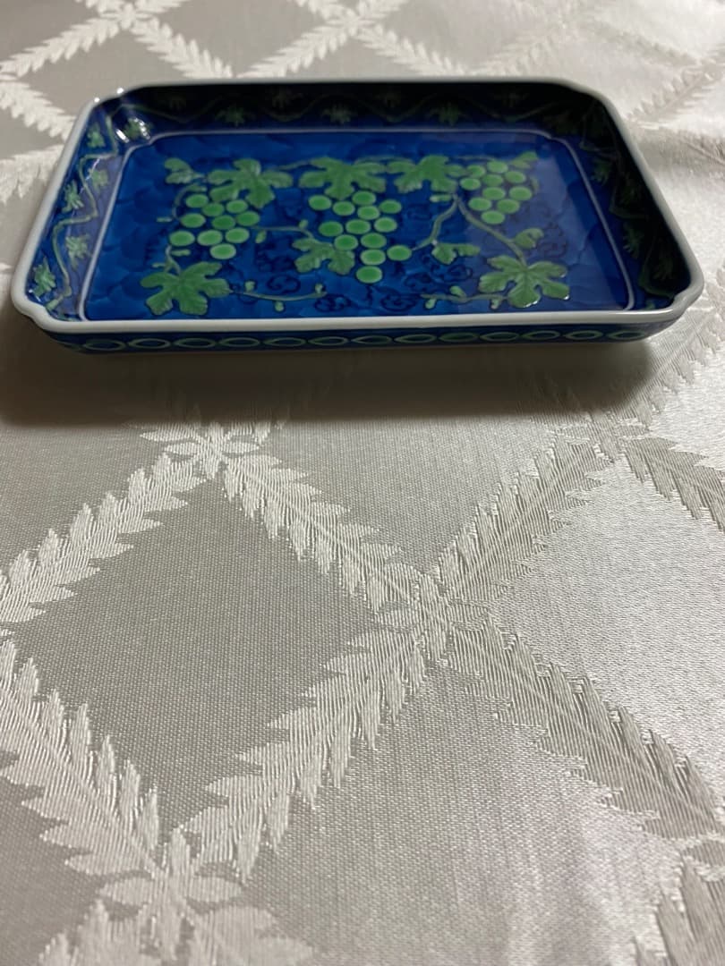 源右衛門窯 緑彩葡萄絵角皿 - メルカリ