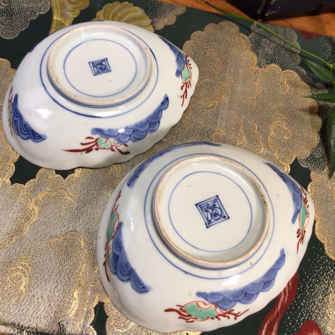 A573 古伊万里　染錦手　懐石　柿右衛門　『渦福』貝に魚紋様皿　鮑型（中）2枚