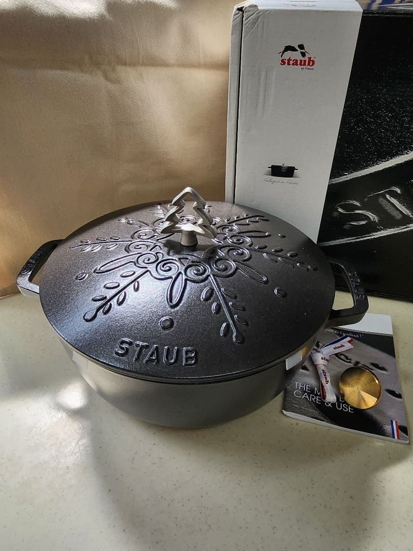 ストウブ(Staub) スノーフレーク ブラック 24cm - メルカリ
