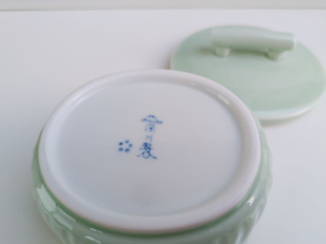 2/14限定価格✩希少　廃盤品　深川製磁　青磁梅小紋 蓋物