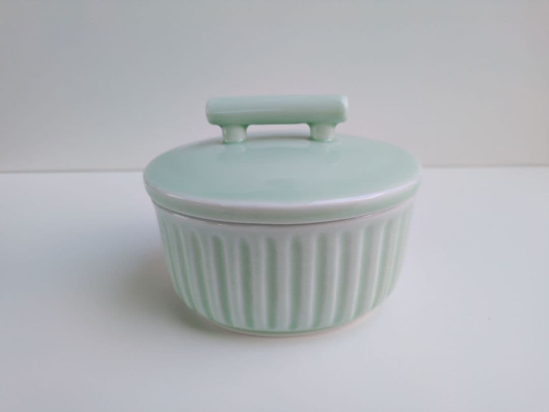 2/14限定価格✩希少　廃盤品　深川製磁　青磁梅小紋 蓋物