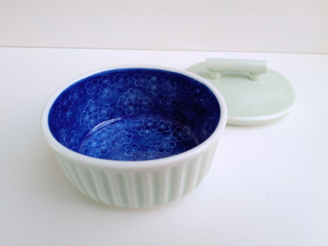 2/14限定価格✩希少　廃盤品　深川製磁　青磁梅小紋 蓋物