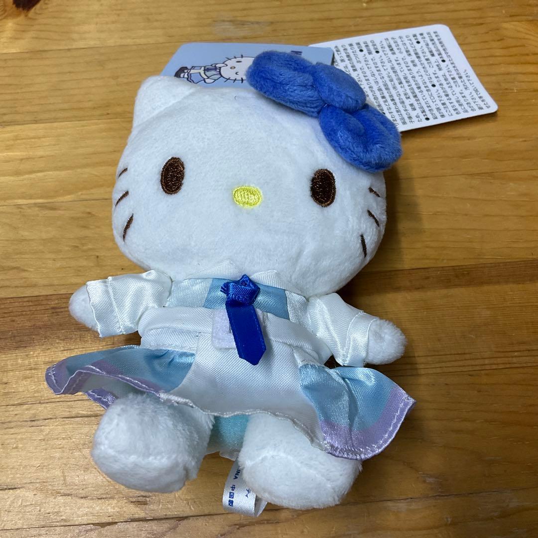 ハローキティ マスコットSTU48コラボ - メルカリ