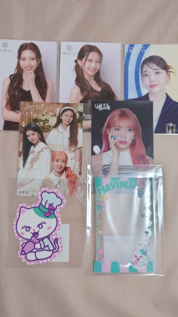 NiziUオンラインくじ ステッカーセット マユカ - メルカリ