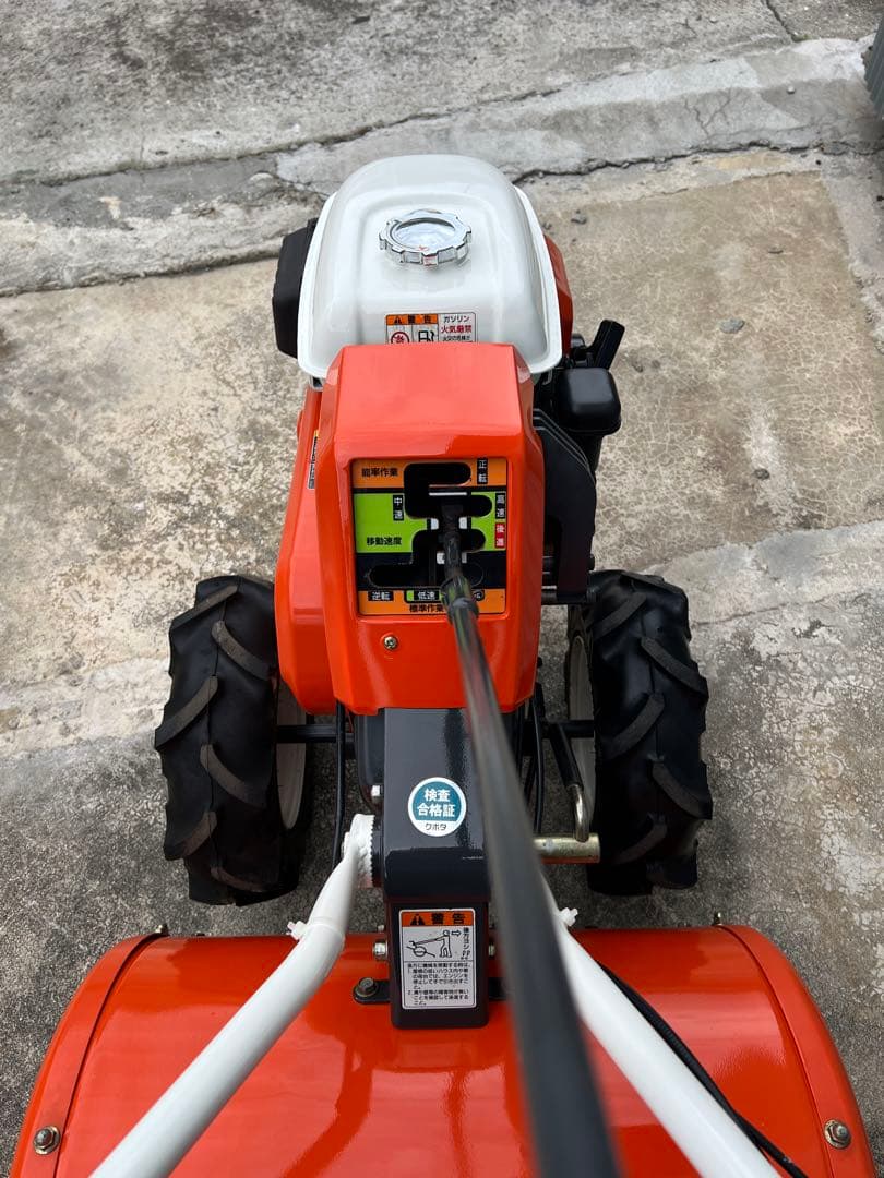 耕耘機　クボタTR-6 ( ガソリンエンジン)