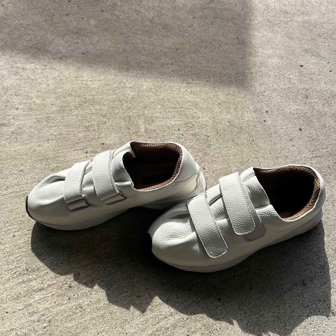 牛革カジュアルホワイトスニーカー