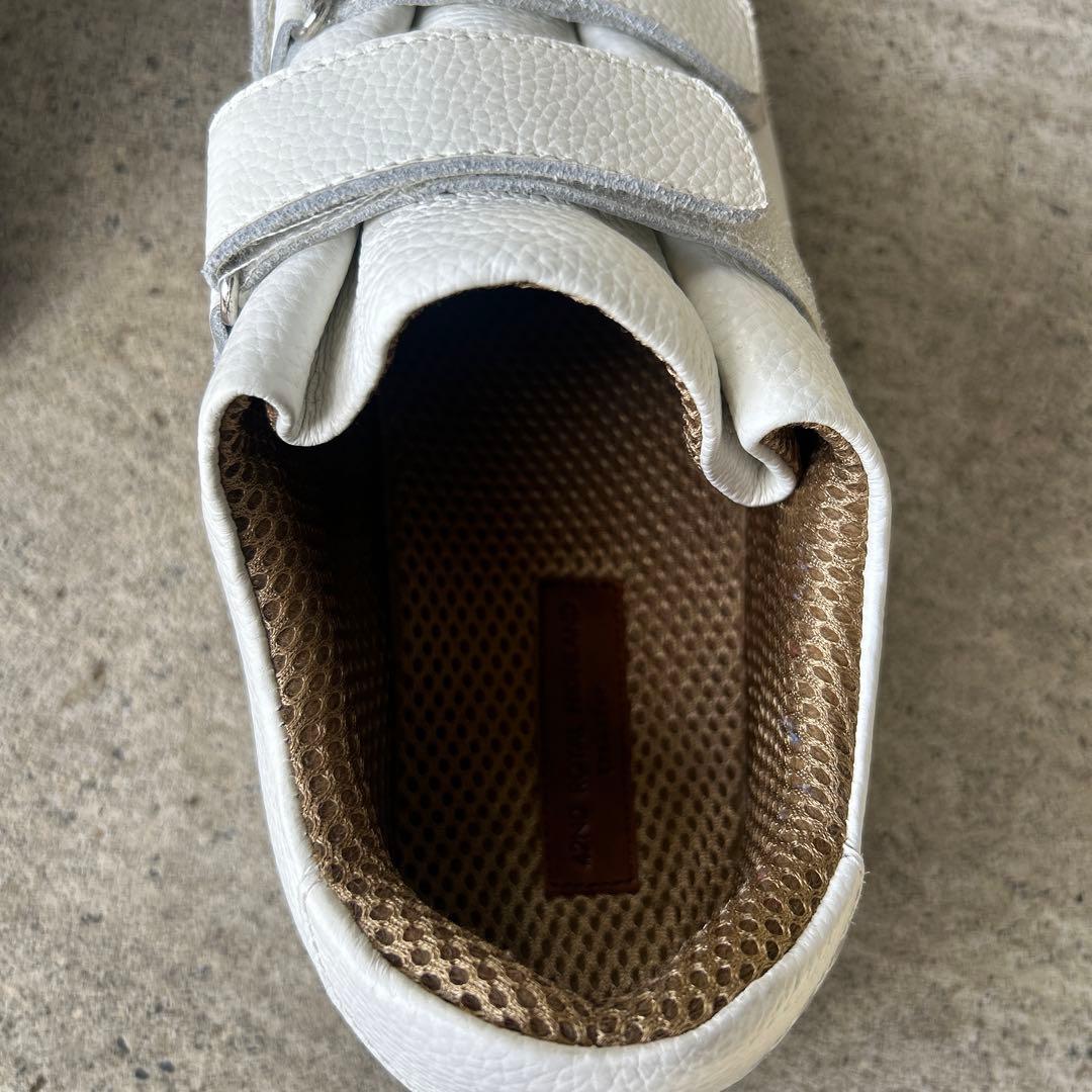 牛革カジュアルホワイトスニーカー